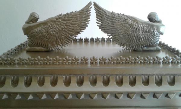 Arca da Aliança em madeira e resina