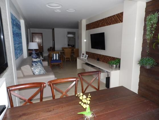 Apartamento com 3 quartos finamente montado e decorado de frente para a Praia de Peracanga