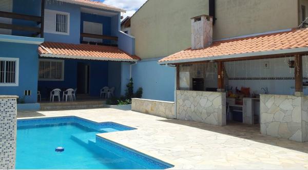 Casa em Atibaia, Excelente padrão (239 m2, piscina, churrasqueira)
