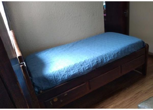 Bi-cama solteiro com gaveteiro - Camas e colchões