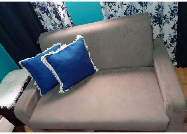 Vendo sofá cama semi novo com 8 meses de uso com baú da pra guardar vários itens - Sofás e poltronas