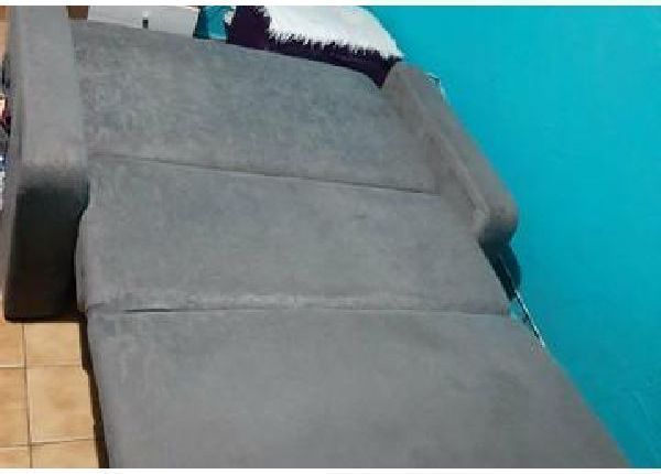 Vendo sofá cama semi novo com 8 meses de uso com baú da pra guardar vários itens - Sofás e poltronas