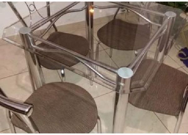Pesa de vidro - Mesas e cadeiras