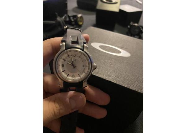 Relógio Oakley holeshot - Usado