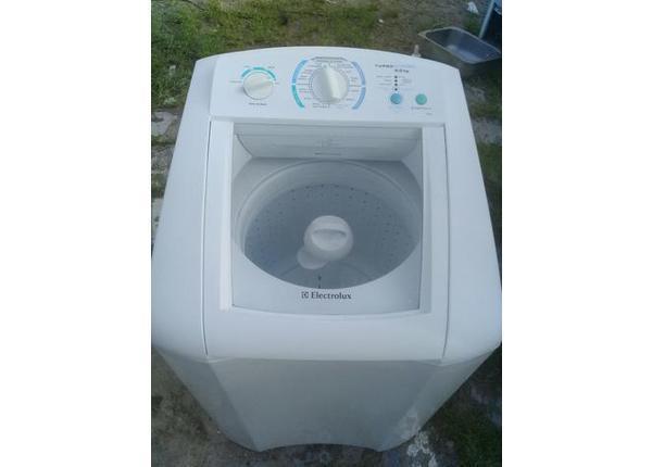 Lavadora Electrolux turbo 9kg com garantia entrego sem taxa (leia) - Lava-roupas e secadoras