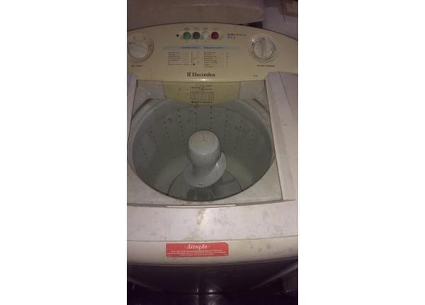 Vendo máquina Eletrolux tambor de 12 kilos com fucao Aqua quente ZAP * - Lava-roupas e secadoras