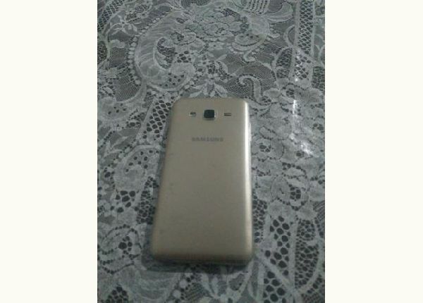 J3 200 reias Dourado - Samsung