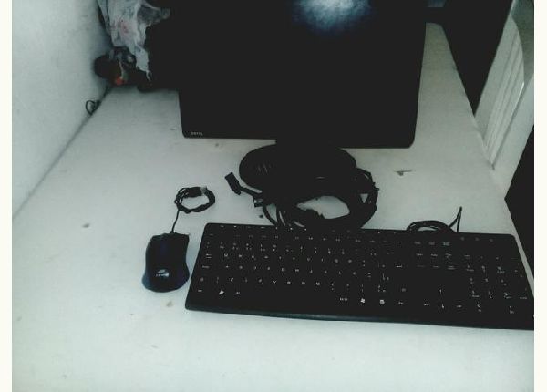 Vendo um monitor um teclado cetehch e um mause setech tam bem eo os cabos - PCs e computadores