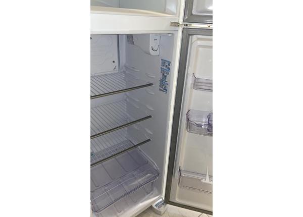 Refrigerador/geladeira duplex Electrolux DC35A - Geladeiras e freezers