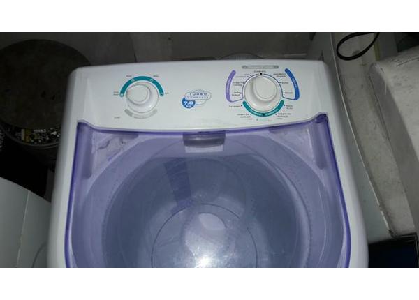 Vendo máquina de lavar Electrolux 7kg com garantia - Lava-roupas e secadoras