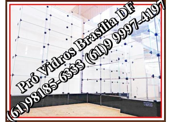 Montador,(61)98185-6333,fazemos montagem de balcões,vitrines,prateleiras,expositores,gondolas,caixas,tudo em vidro temperado,Brasília,DF,en