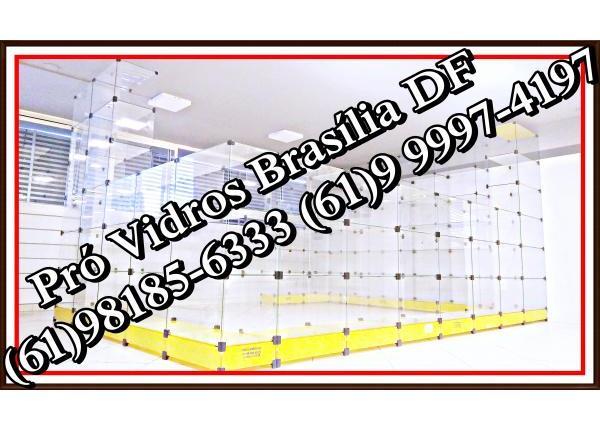 vitrines de vidro para lojas, (61)98185-6333, em Brasília, no DF, e no entorno, fazemos entrega grátis, temos tudo a pronta entrega