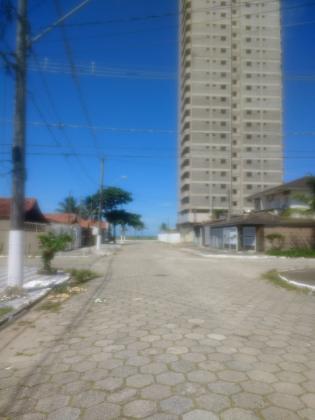 Casa Geminada no Balneário Maracana,em Praia Grande