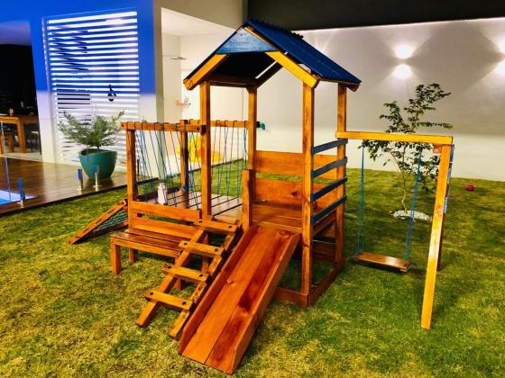 parquinho ( playground infantil de madeira )