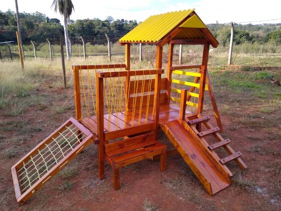 parquinho ( playground infantil de madeira )