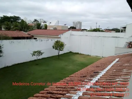 Casa com um terreno lateral no Jardim Cuiabá