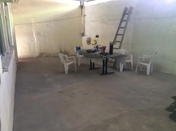 Exelente  ponto comercial de esquina com casa de 3 quartos