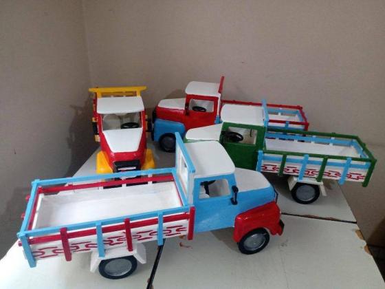 Caminhão Carroceria de brinquedo em madeira (Grande)