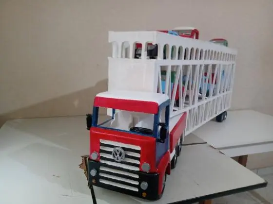 Carreta cegonha de brinquedo em madeira pura (completa)