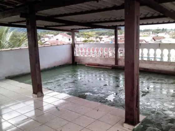 Casa 5 suítes com piscina apenas 250 mil