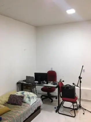 Casa com 5 quartos e 3 banheiros em rua tranquila e próximo ao centro de João Pessoa