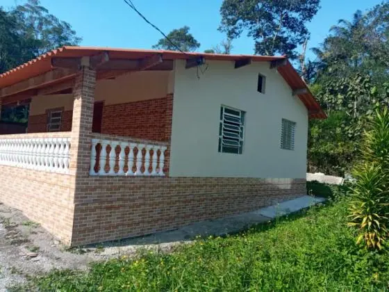 Casa  dentro de um  Clube privado · Reserva ambiental ·