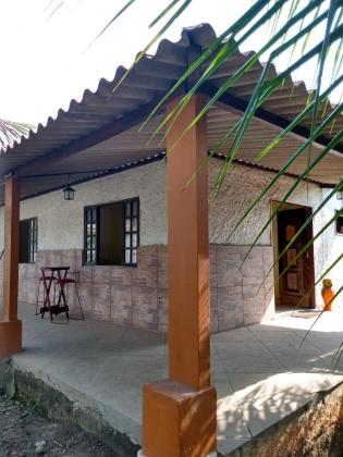 Linda Casa em Pequena Chácara em Sepetiba
