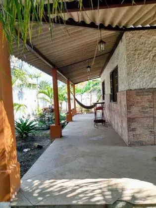 Linda Casa em Pequena Chácara em Sepetiba
