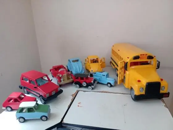 Réplicas e Miniaturas de carros antigos ou atuais em madeira