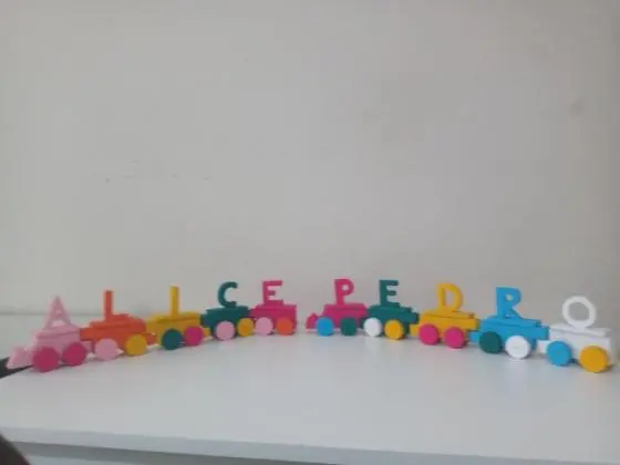 Trenzinho pedagógico personalizado (com o nome) de madeira
