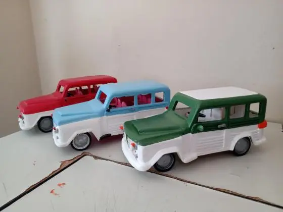 Réplicas da Rural Willys (em madeira)