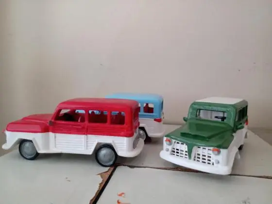 Réplicas da Rural Willys (em madeira)