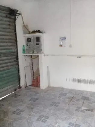 Vende-se uma casa adaptada para 3 Famílias
