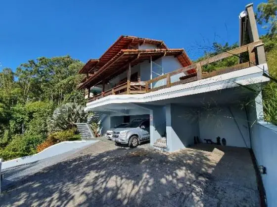 Vendo belíssima casa em condomínio em Cantagalo  - Pendotiba, 5 quartos ou permuto por Icaraí e Jardim Icaraí