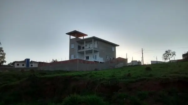 VENDO RESIDÊNCIA ALTO PADRÃO NO BAIRRO COLINA VERDE