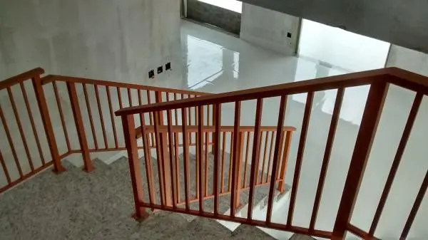 VENDO RESIDÊNCIA ALTO PADRÃO NO BAIRRO COLINA VERDE