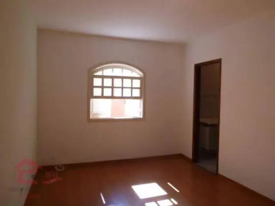 Casa 3Dorm em terreno 264m2 - Quintal, Churrasqueira, 2 vagas.