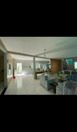 Casa Com primeiro andar e piscina