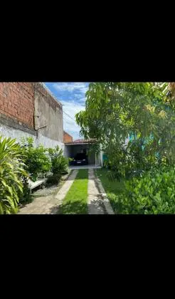 Casa Com primeiro andar e piscina