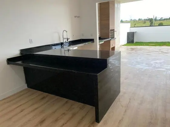 Casa Condomínio Phytus, 3 Dormitórios, uma Suíte, 158m2, 2 vaga de garagem.