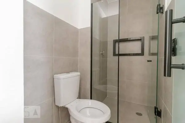 LOFT CONFORTÁVEL AO LADO DO METRO SANTA CRUZ