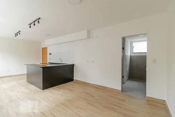 LOFT CONFORTÁVEL AO LADO DO METRO SANTA CRUZ