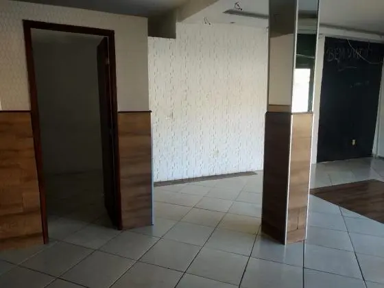 Aluga-se Loja Grande 10 Minutos do Centro de Nova Iguaçu