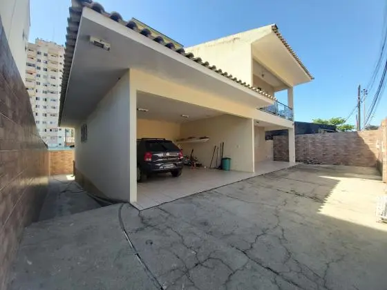 Casa com 4 dorms, Areias, São José - R$ 569 mil