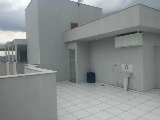 Oportunidade!!! Cobertura 2 quartos e 2 vagas na garagem por 210.000. Maria Helena - Belo Horizonte/MG