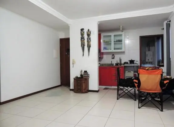 Apartamento de 02 dormitórios próximo a Praia do Campeche.