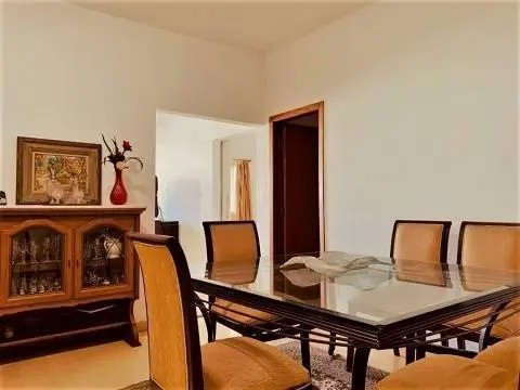 Carina /Ótima Casa, com terreno bem amplo, no bairro Salgado Filho