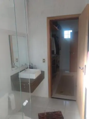 Casa em condomínio fechado sobrado