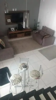 Casa em condomínio fechado sobrado