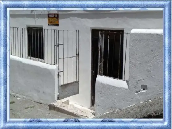 CASA TÉRREA COM EXELENTE LOCALIZAÇÃO